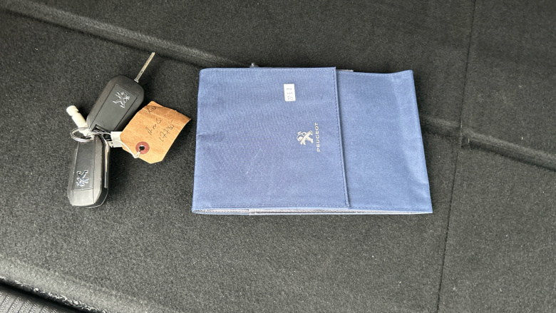 Peugeot 5008 1.2 PureTech Allure 5dr EAT8 Petrol Estate